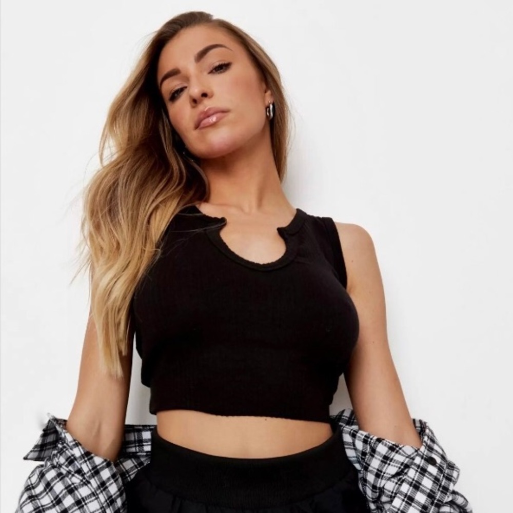 Black Notch Neck Crop Top